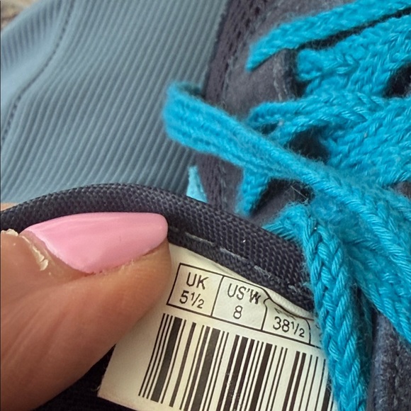 Puma Women's Navy and Teal Sneakers in size 8 W - Picture 8 of 10